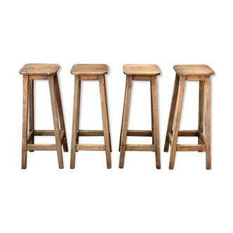 Lot de quatre tabourets 1950