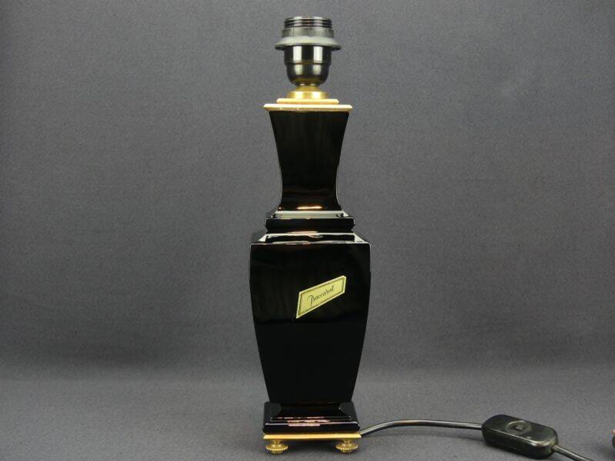 Baccarat, pied de lampe en cristal noir