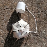 Metal flower pendant lamp