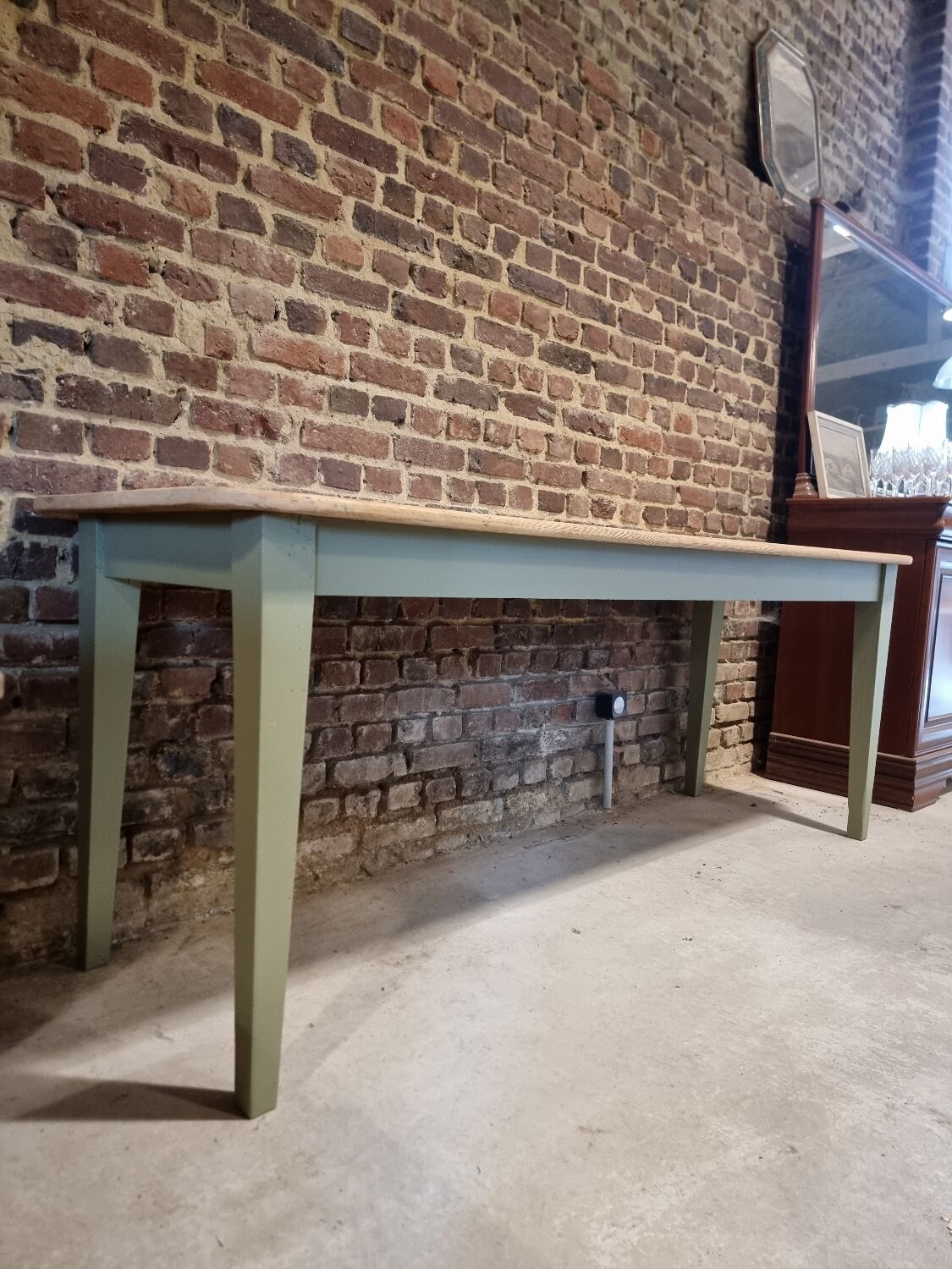 Farmhouse table