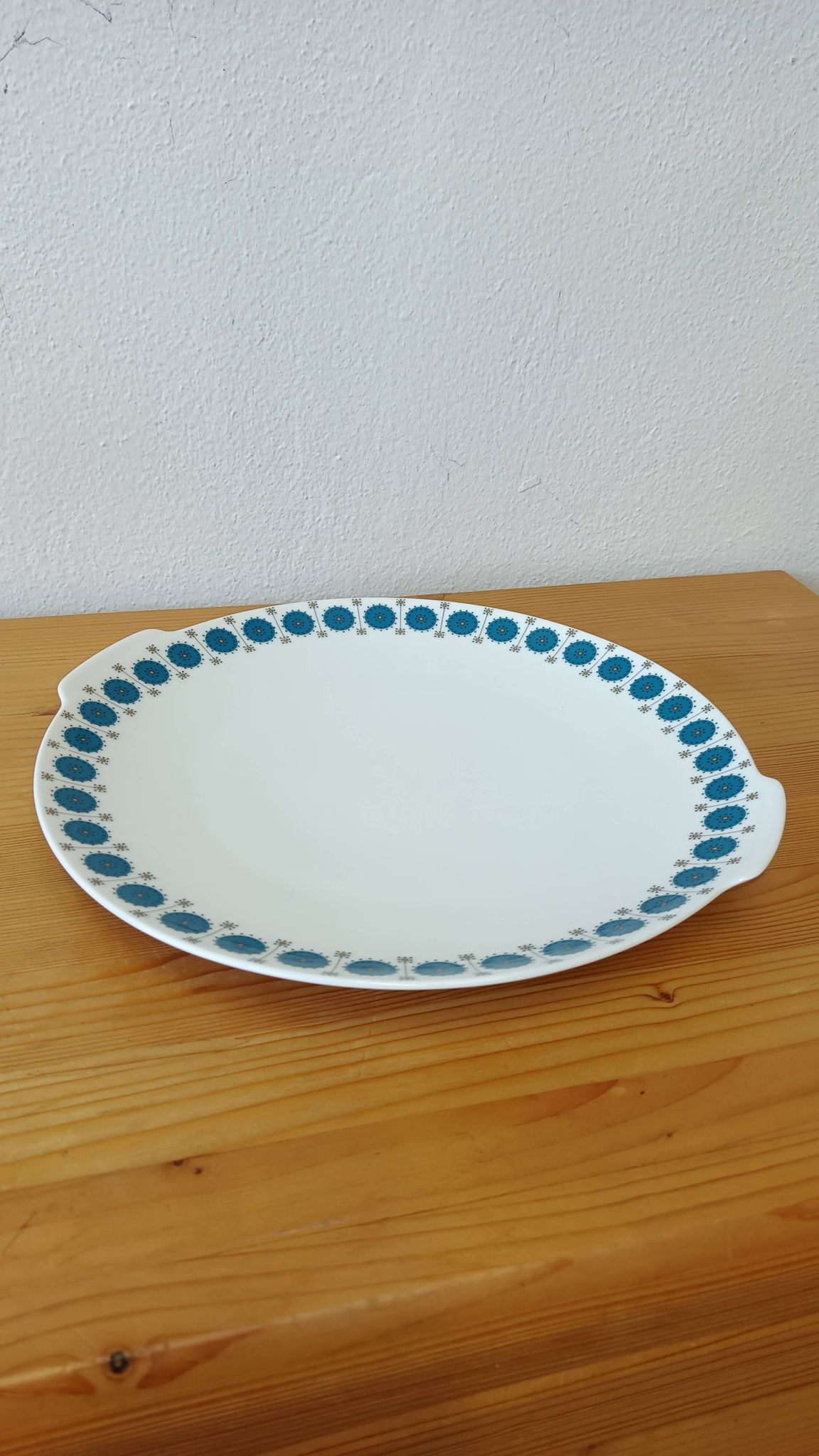 Service 4 dishes Thomas