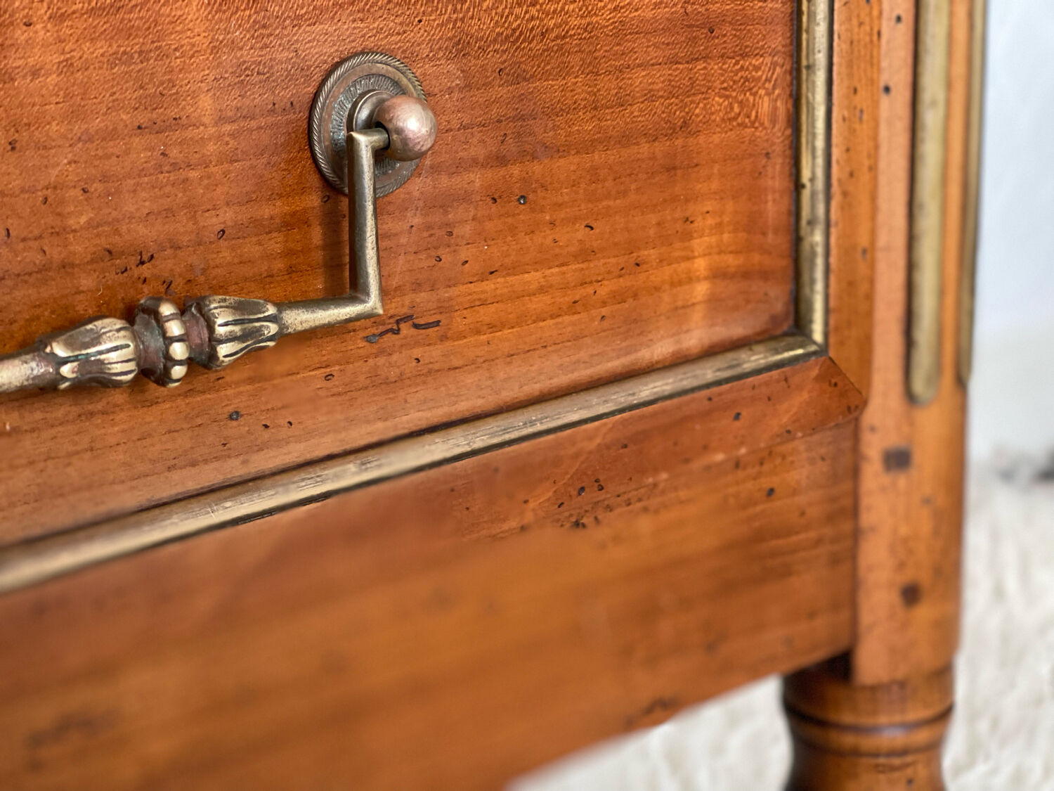 Commode bois et laiton