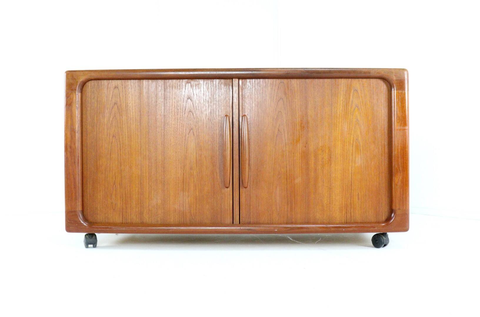 Dyrlund audio / tv cabinet 'Gronhoj'