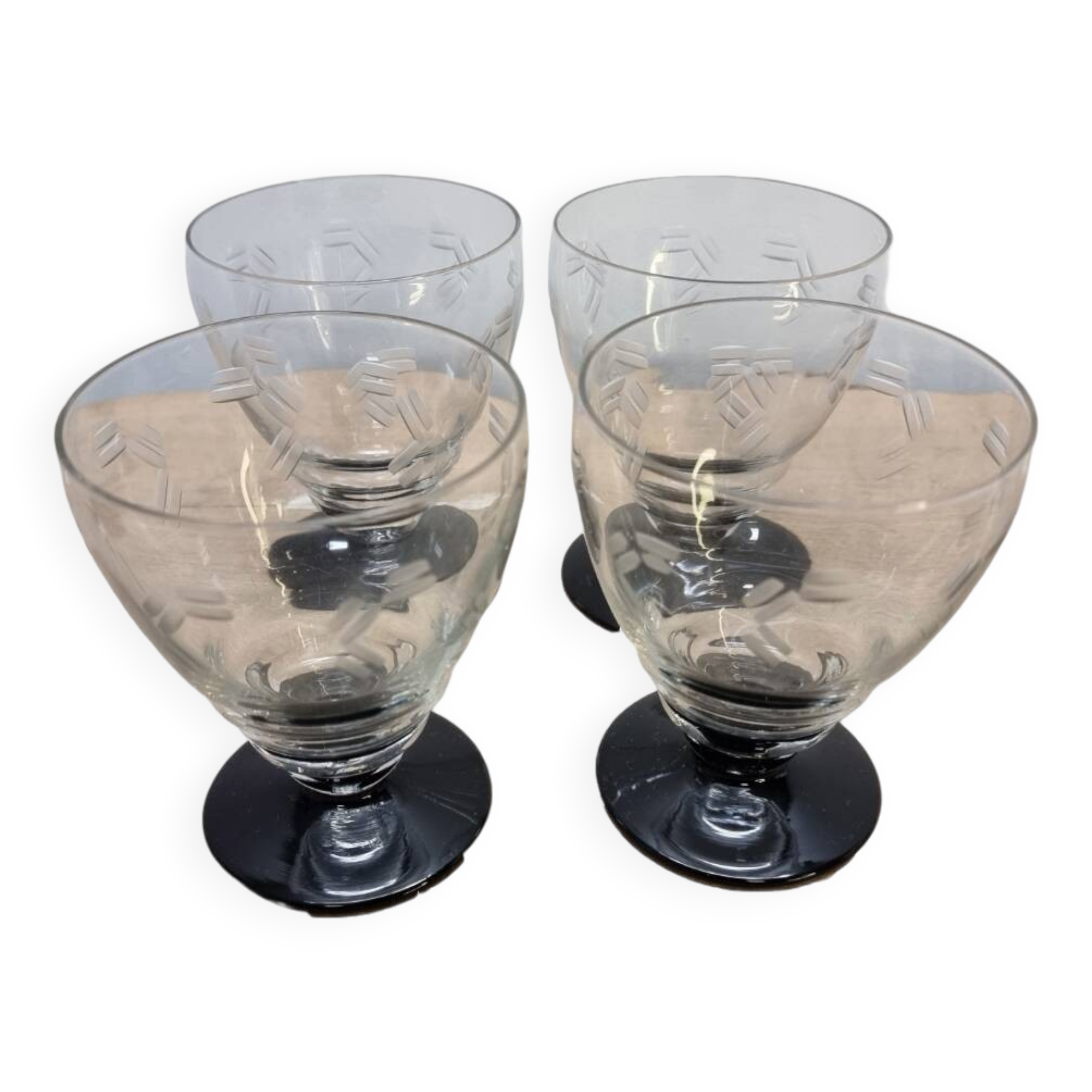 Set Of 4 Art Deco Wine Glasses With Black Base, 1930s