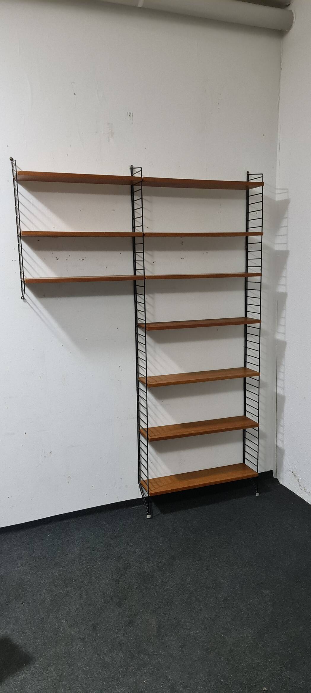 Vintage Danish design shelving unit by Nisse Strinning