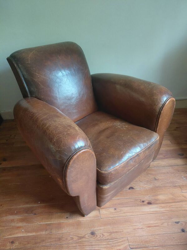 Fauteuil club,  cuir patiné