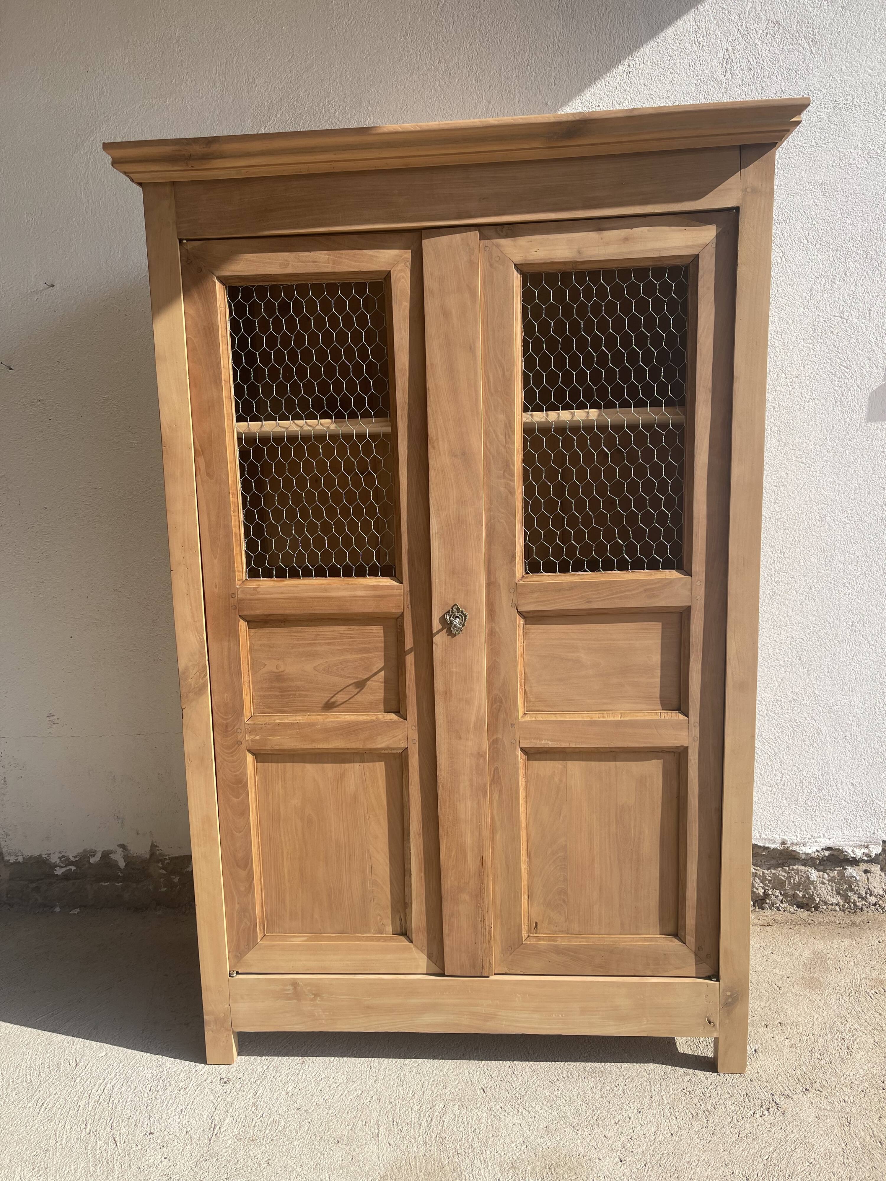 Armoire parisienne /vaisselier/bibliothèque