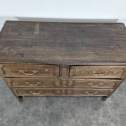 Commode provinciale du XVIIIème en chêne