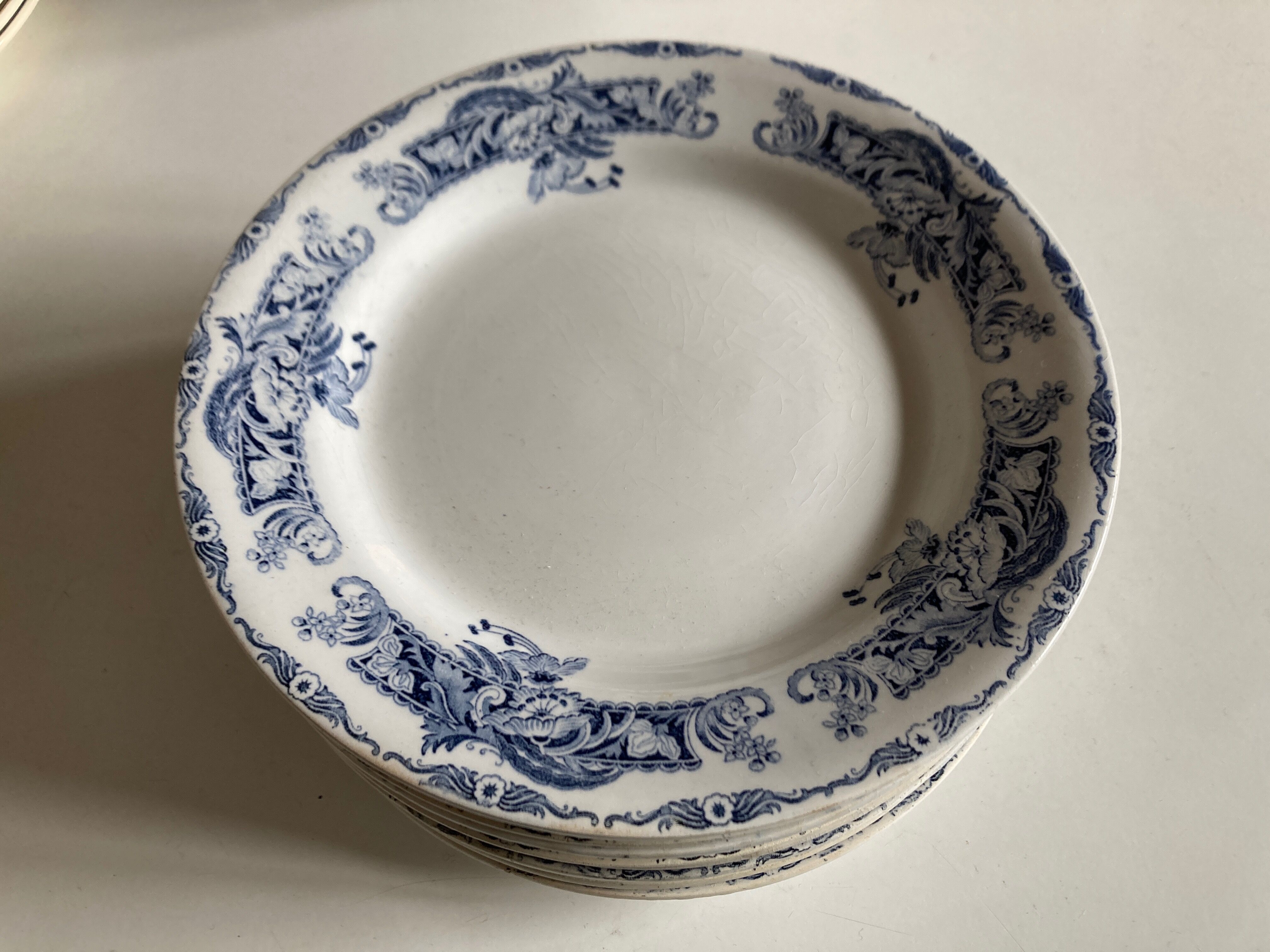 Product Pop Up Set of 12 flat plates Creil and Montereau bleu 1900