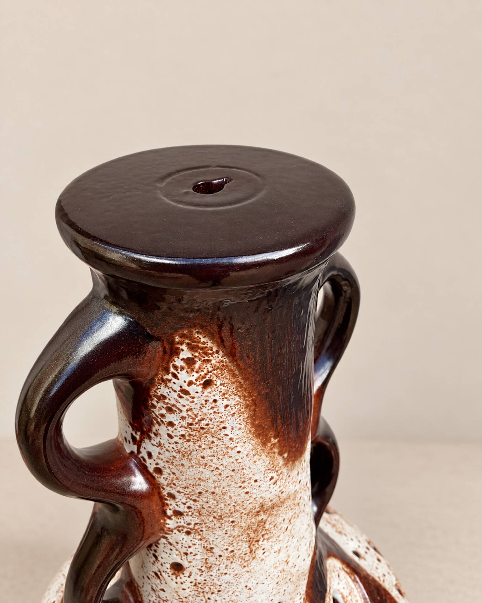 Grand pied de lampe Fat Lava ajouré années 70
