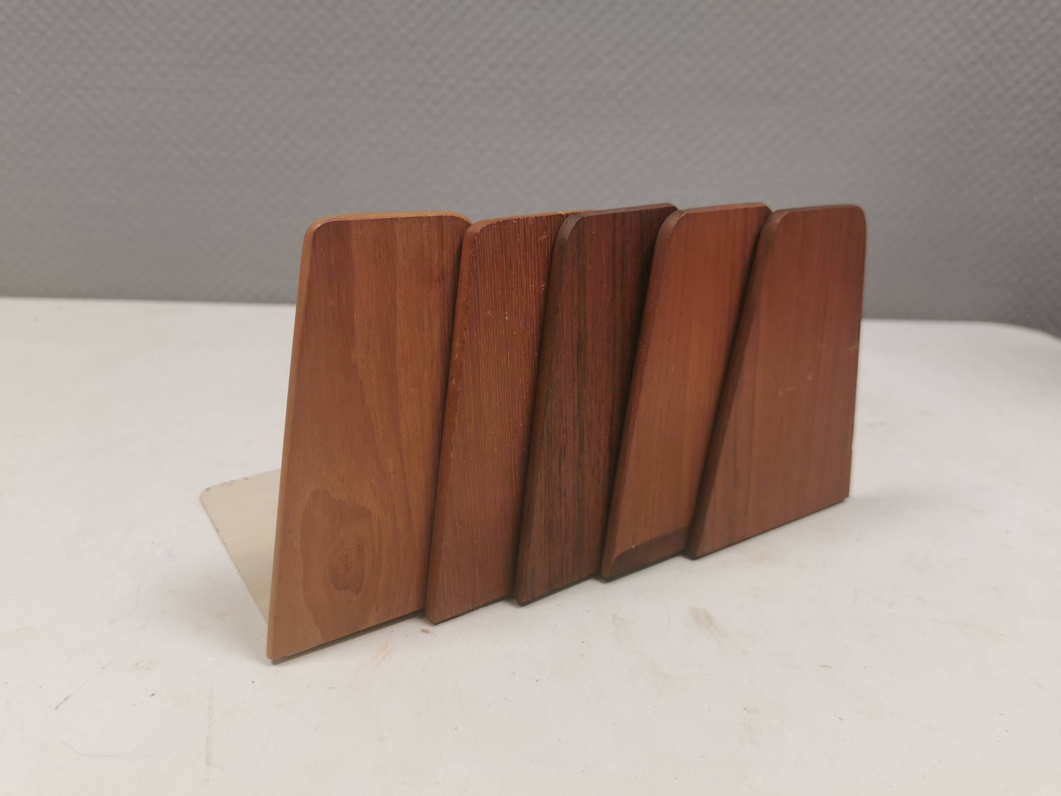 5 vintage bookends from the 1960s, teak with metal feet by Kai Kristiansen