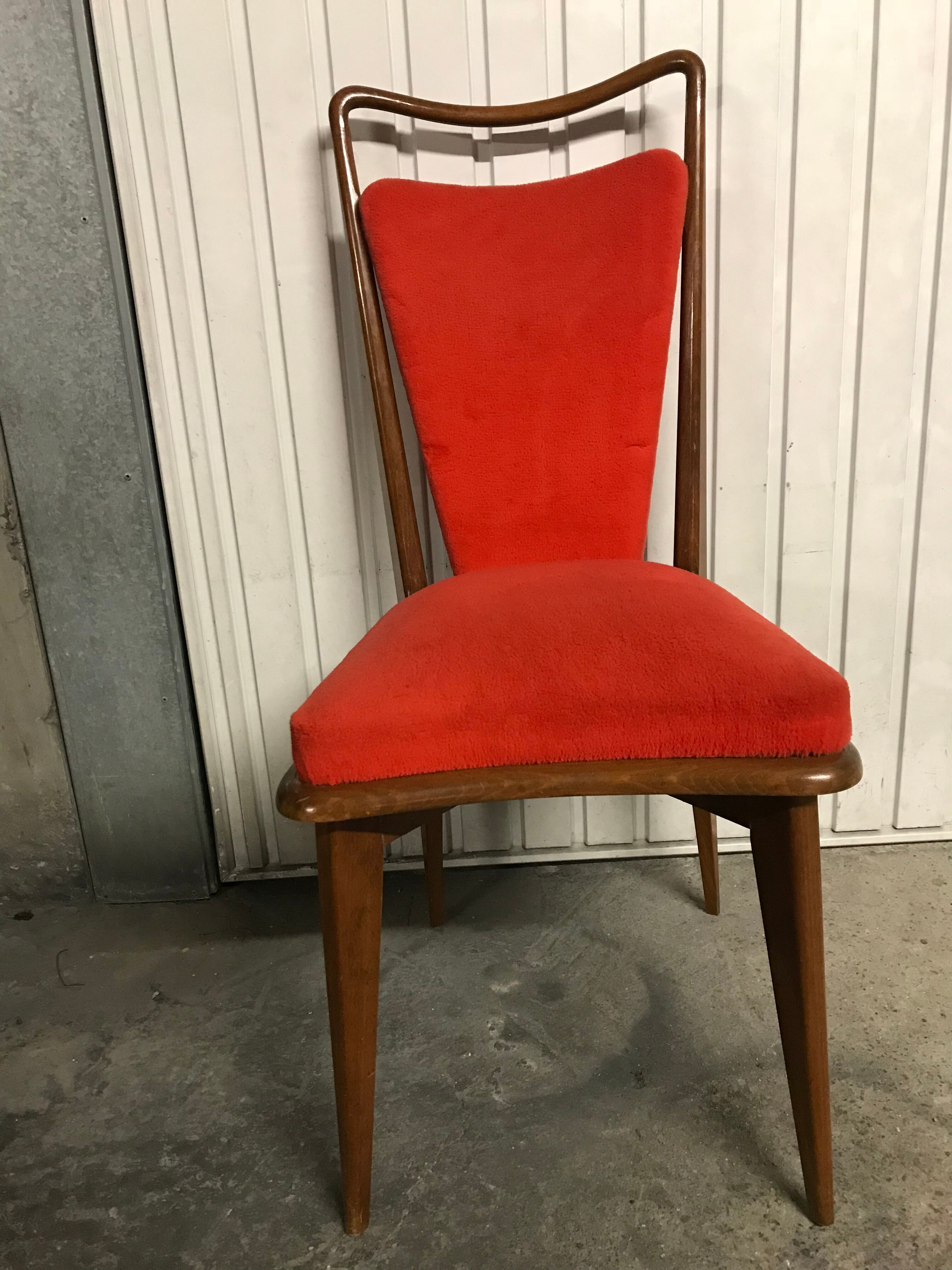 Suite de 6 chaises vintages scandinaves rouges