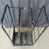 Postal sorting trolley with wheels