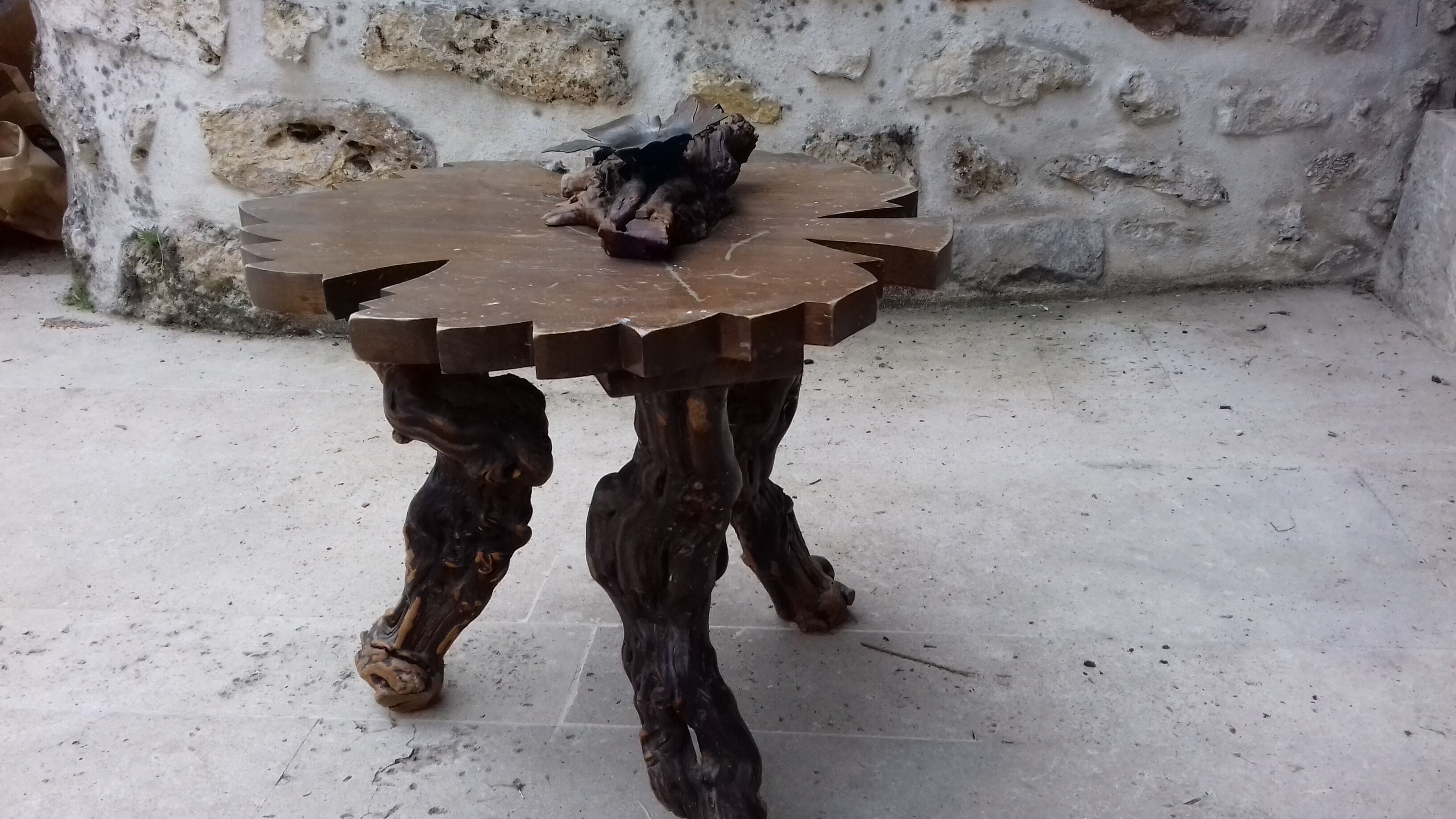 Table basse feuille en bois vintage avec cendrier