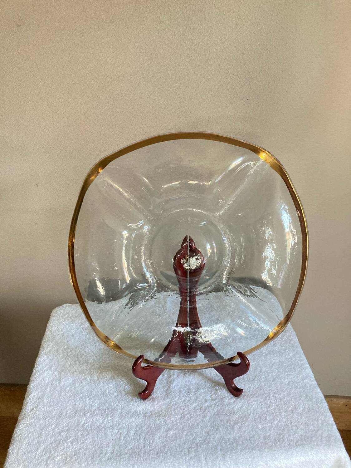 Timeless dish signed Annie Glass 38/36 made in the USA gilded with 24k fine gold