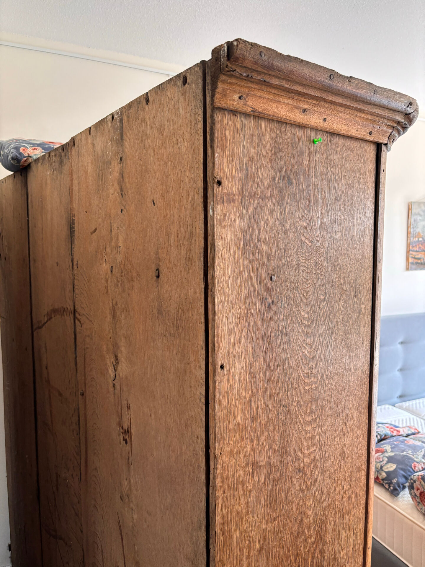 Oak wood closet