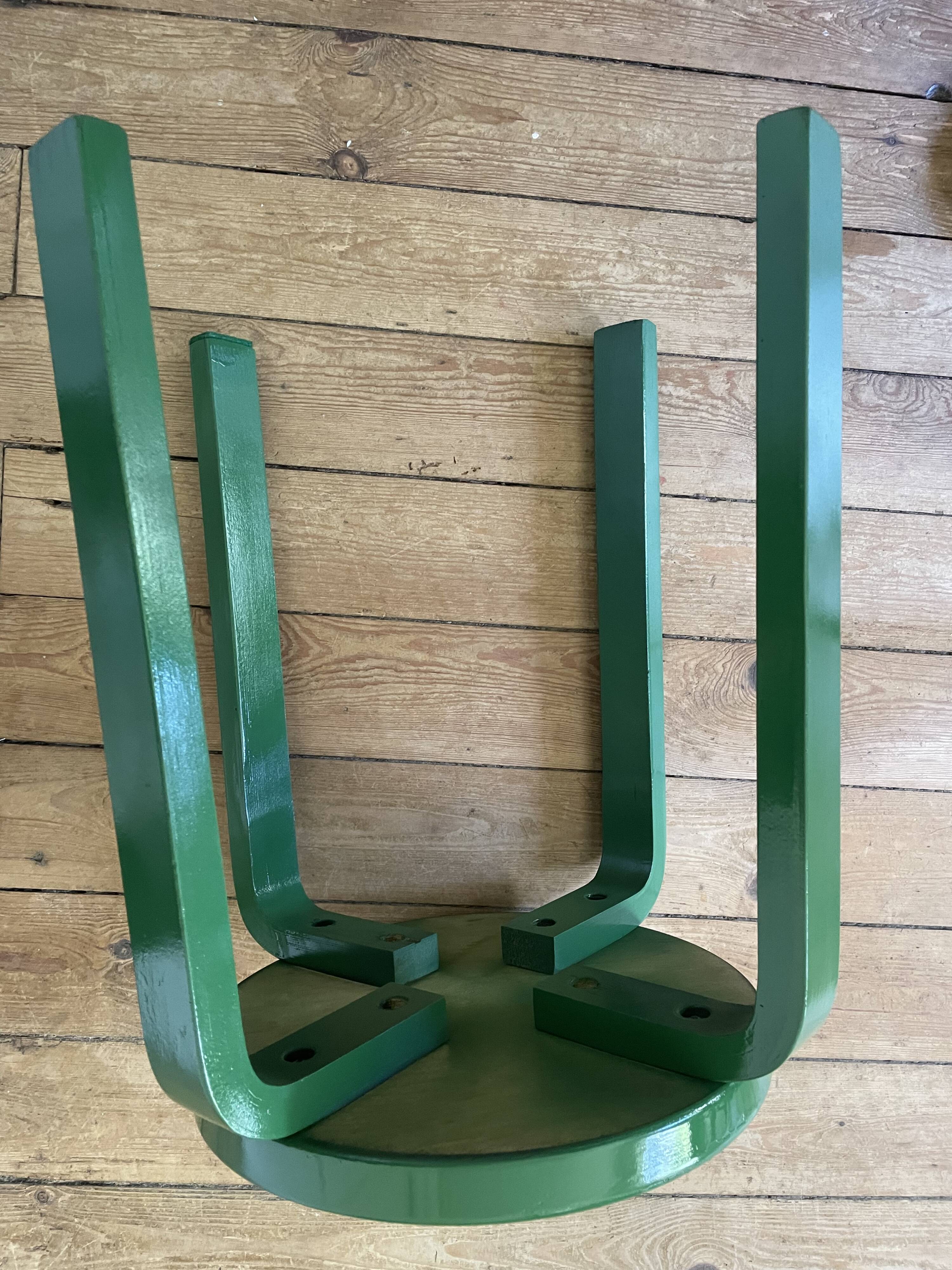 Tabouret Style Alvar Aalto vert