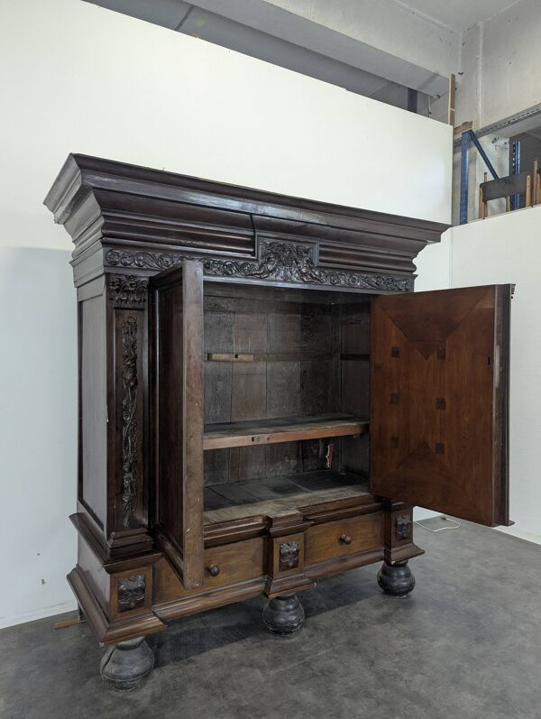 Armoire Kussenkast en palissandre fin XVIIe