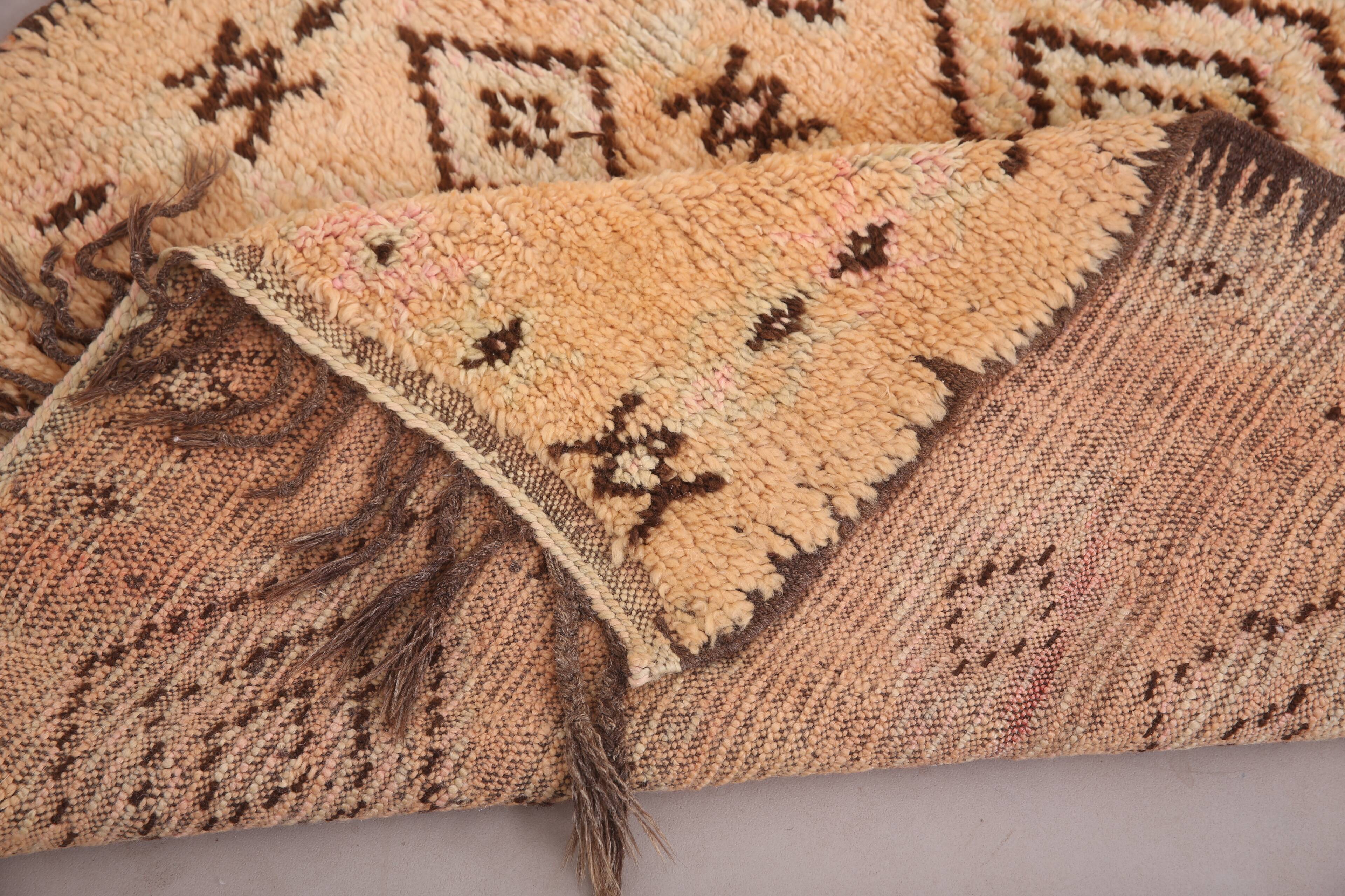 Peach Vintage Moroccan Rug 137 x 270 cm - Berber Rug Handmade - Wool Rug