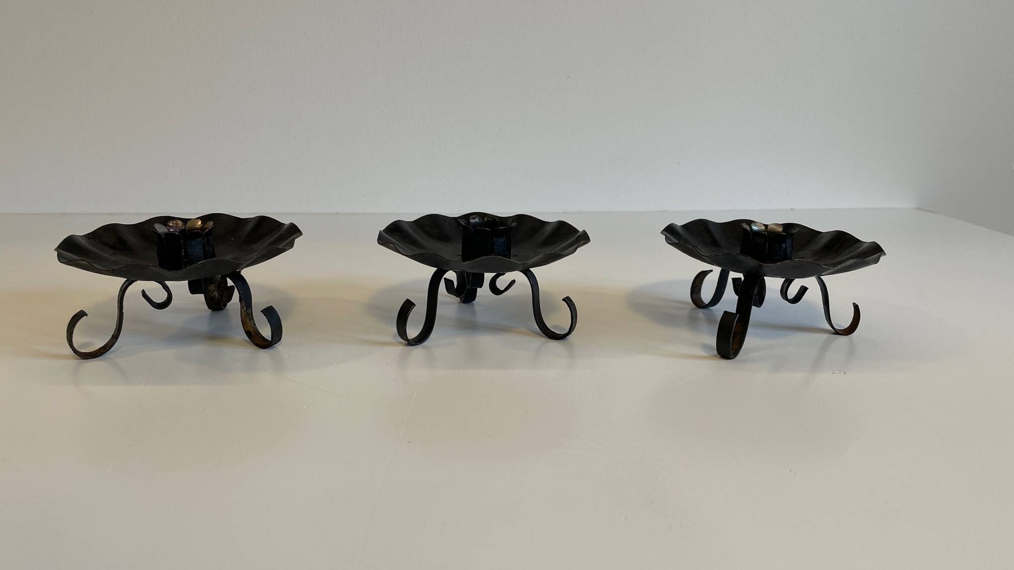 3 bougeoirs en fer noir vintage