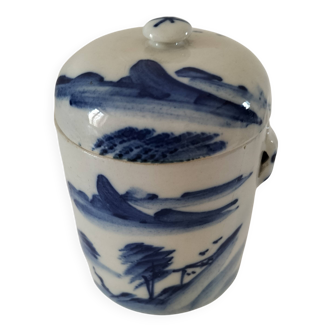 Vintage tea pot - Chinese porcelain - mountain landscape
