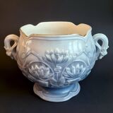 Art Nouveau flowerpot in Nimy slip, highlighted with a gold border