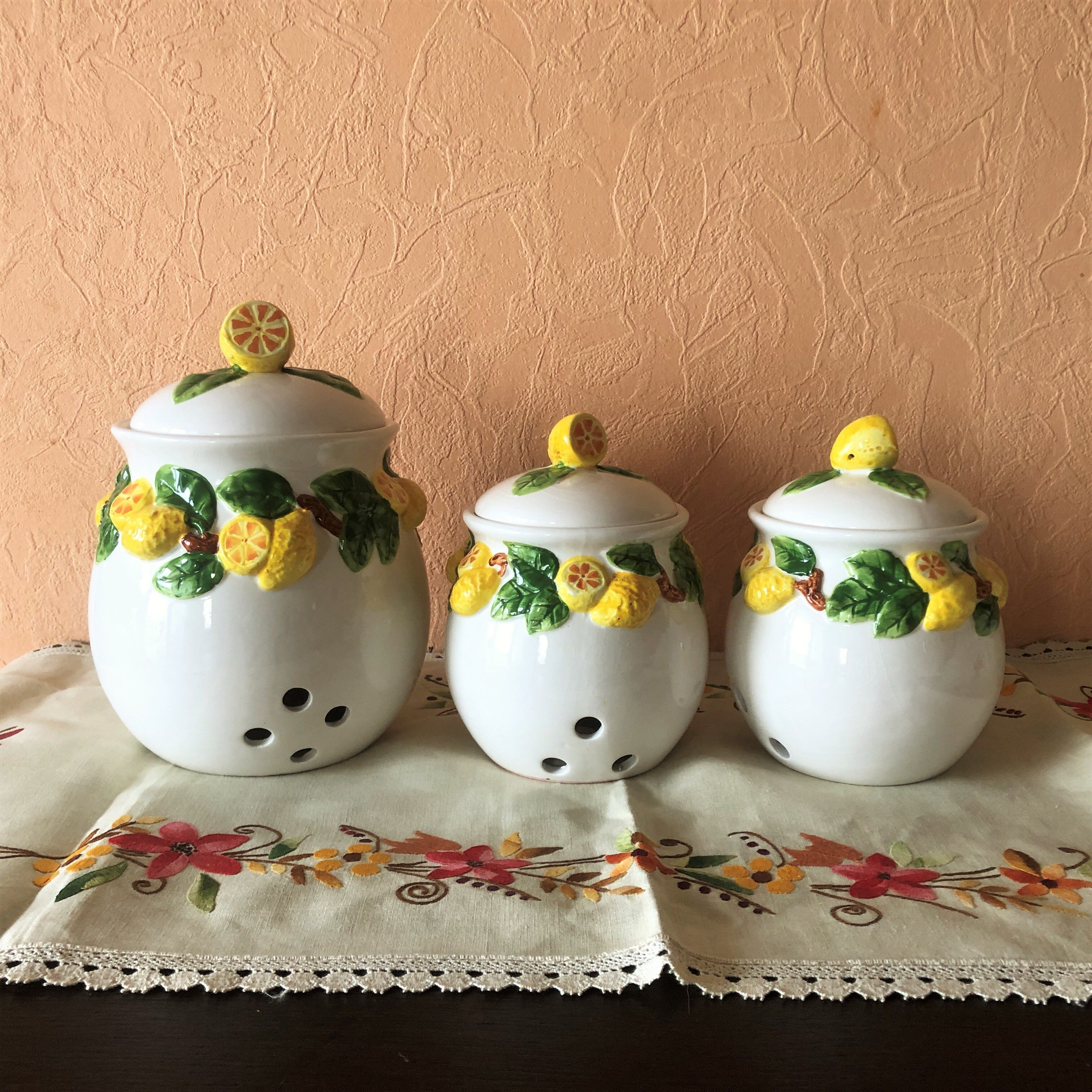 3 jars preservatives condiments onions garlic shallot decoration slurry Lemon