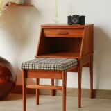 Vintage seat - old telephone cabinet - chippy seats