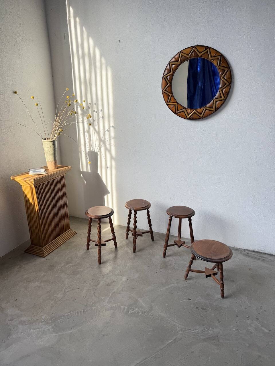 Round rattan mirror 1980