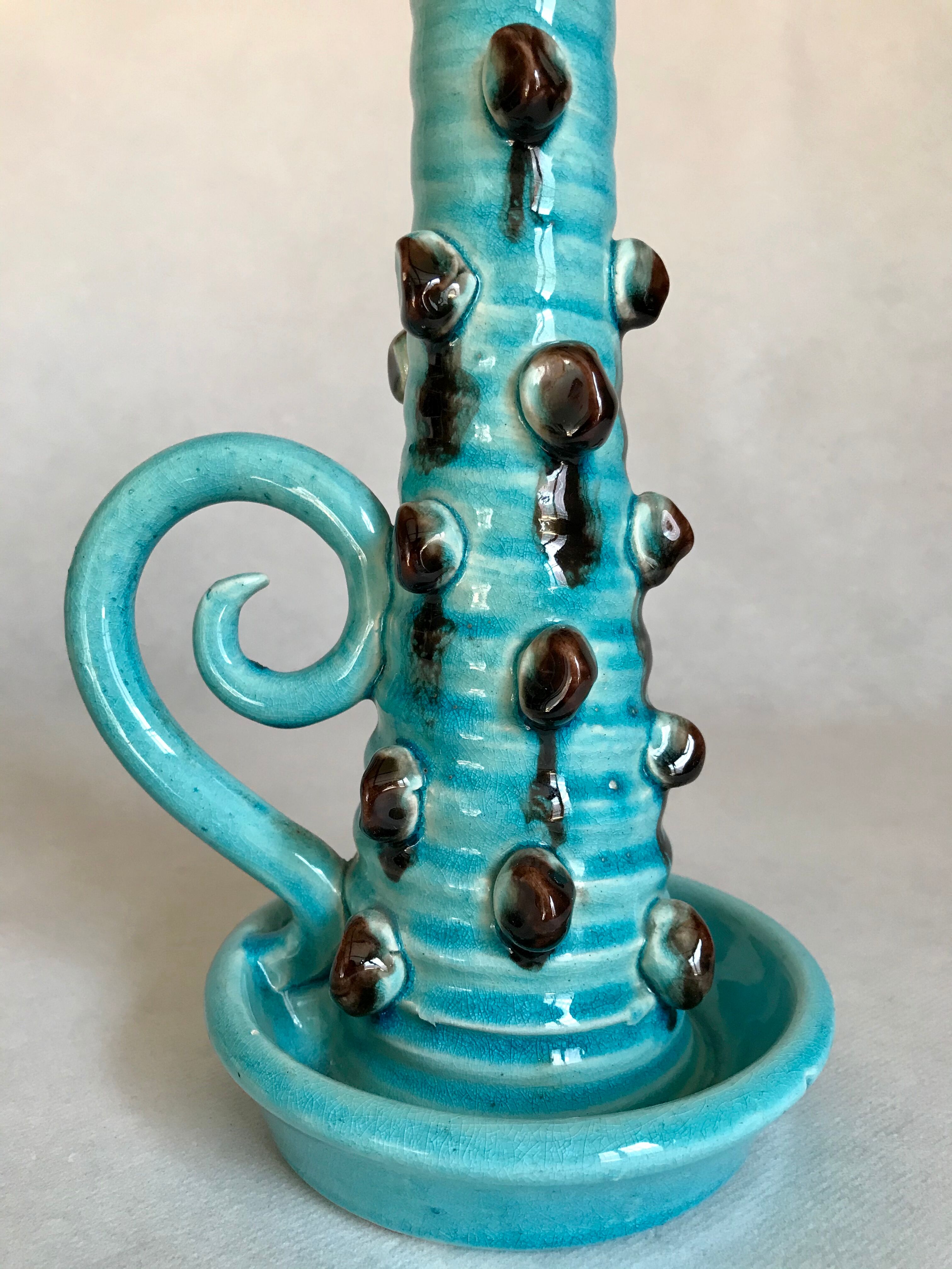 Pied de lampe ou bougeoir Accolay à décor de boules, émail bleu turquoise et brun, vers 1960-1970.