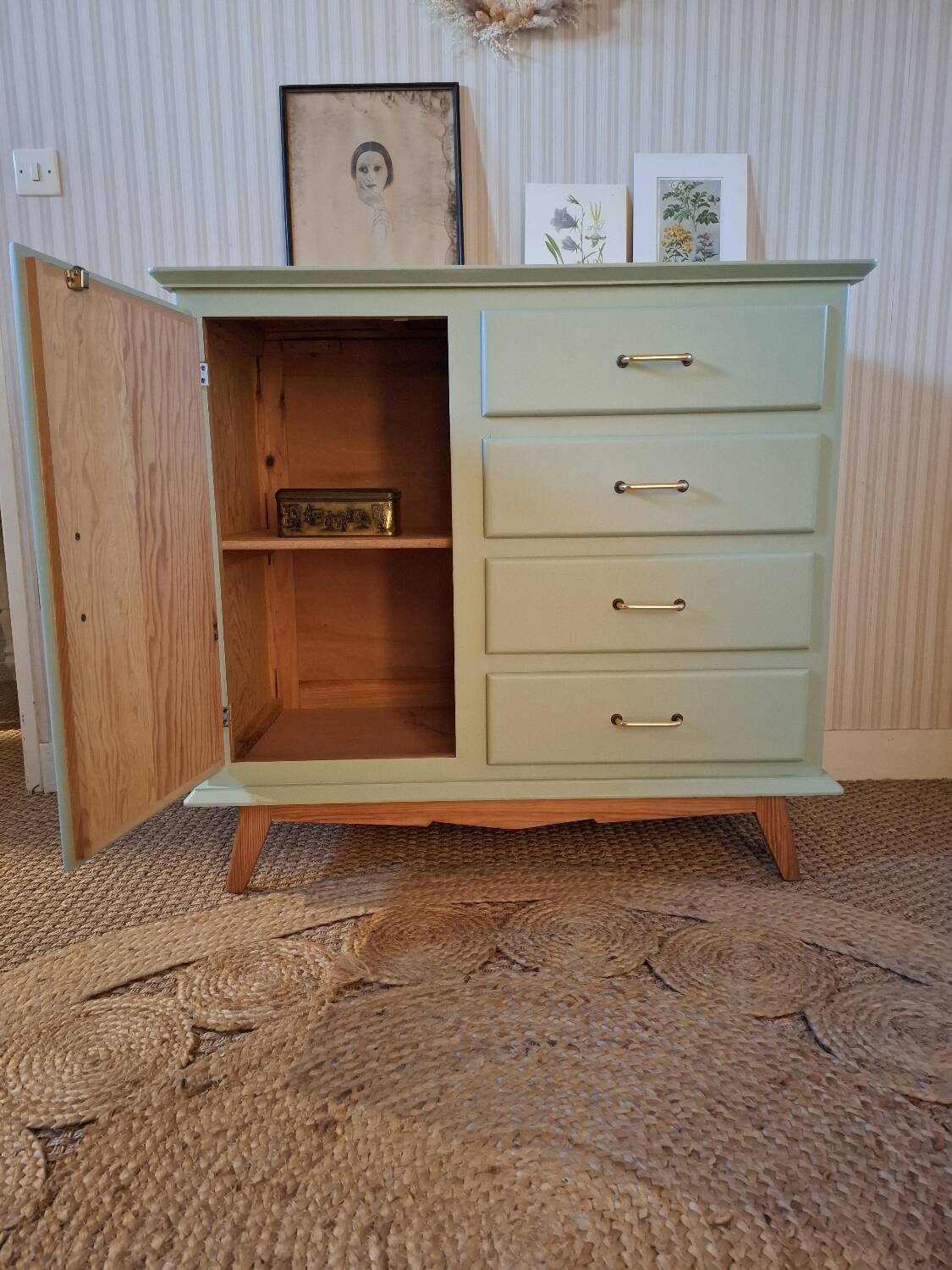 Chest of drawers, sideboard in painted wood