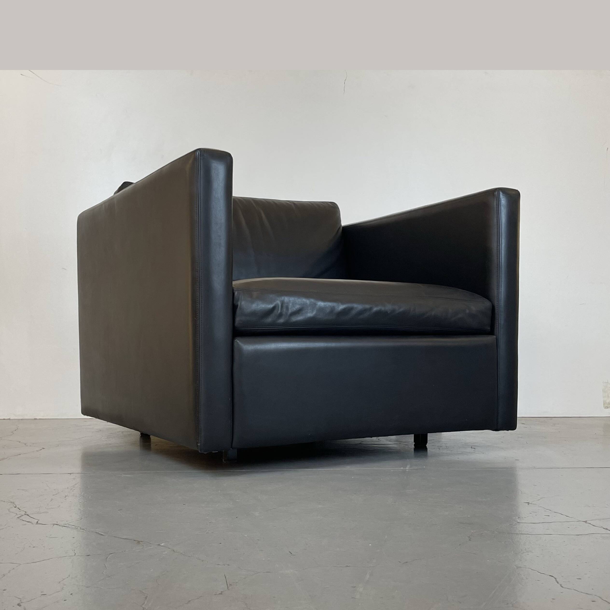 Pair of Black Leather Cube Club-Chairs by Charles Pfister for Knoll, 1980s