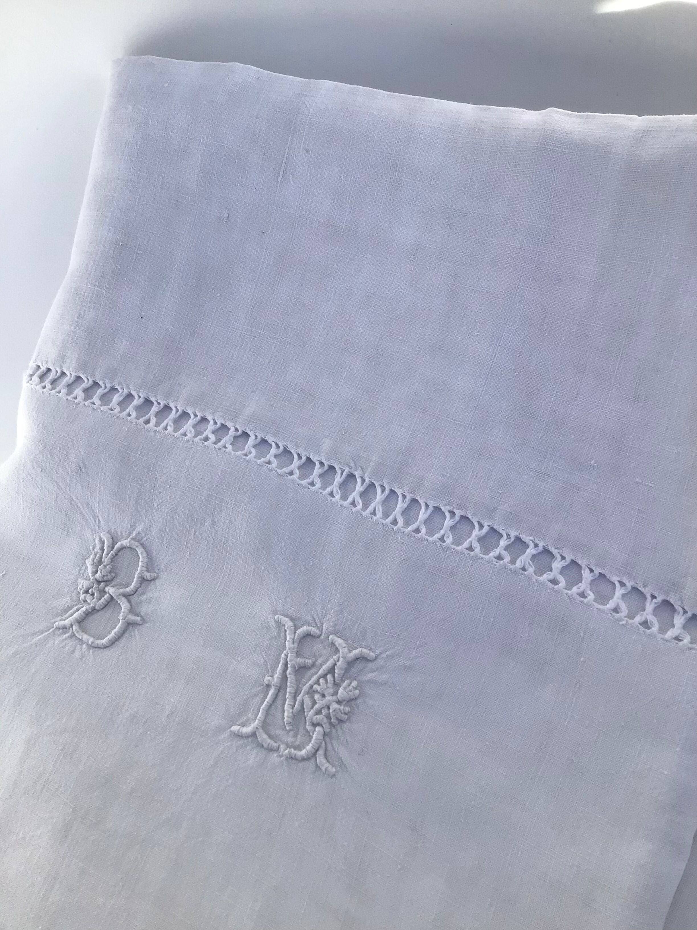 Drap 2 places lin brodé MB jour croisé