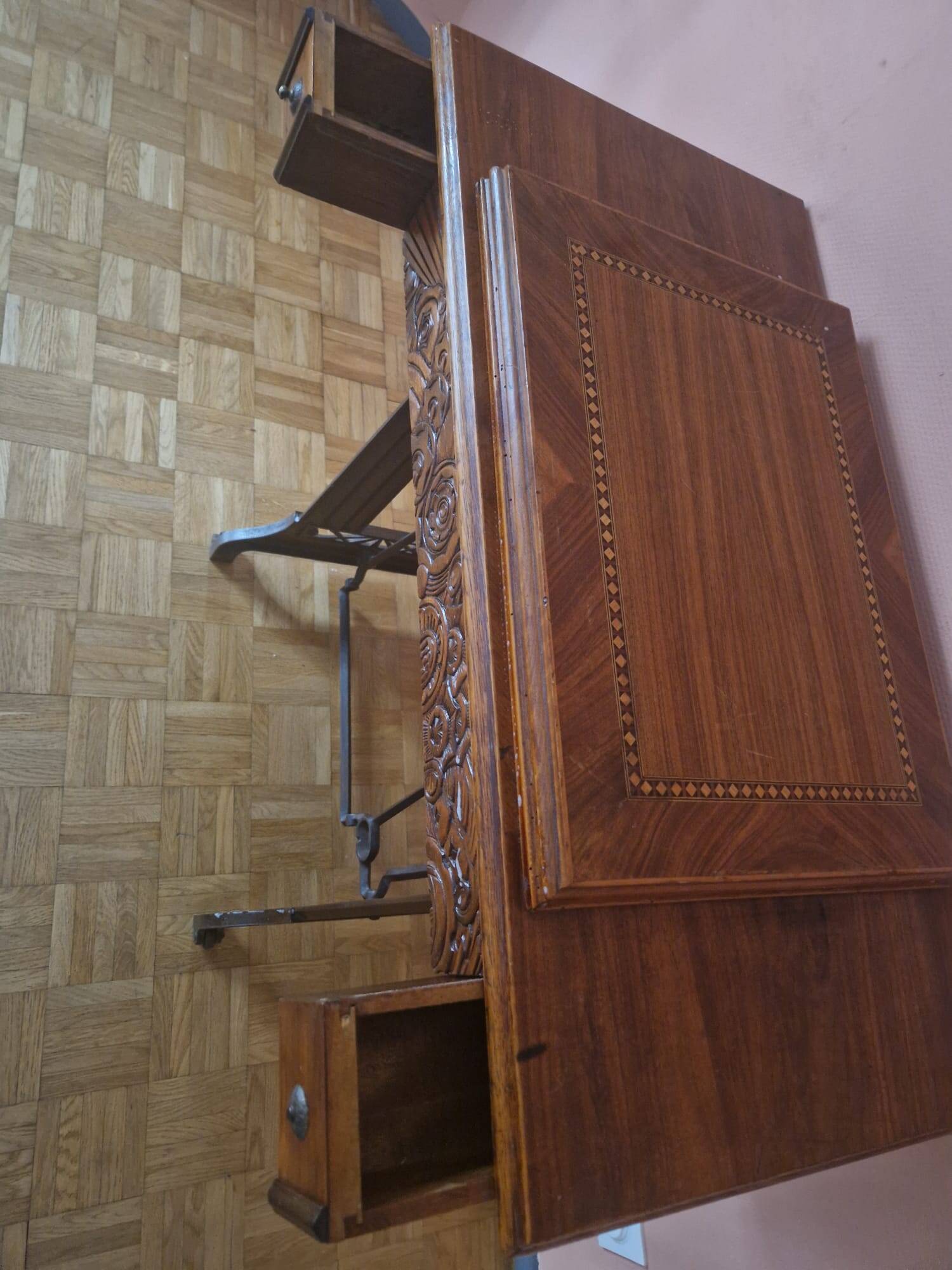 Sewing machine table