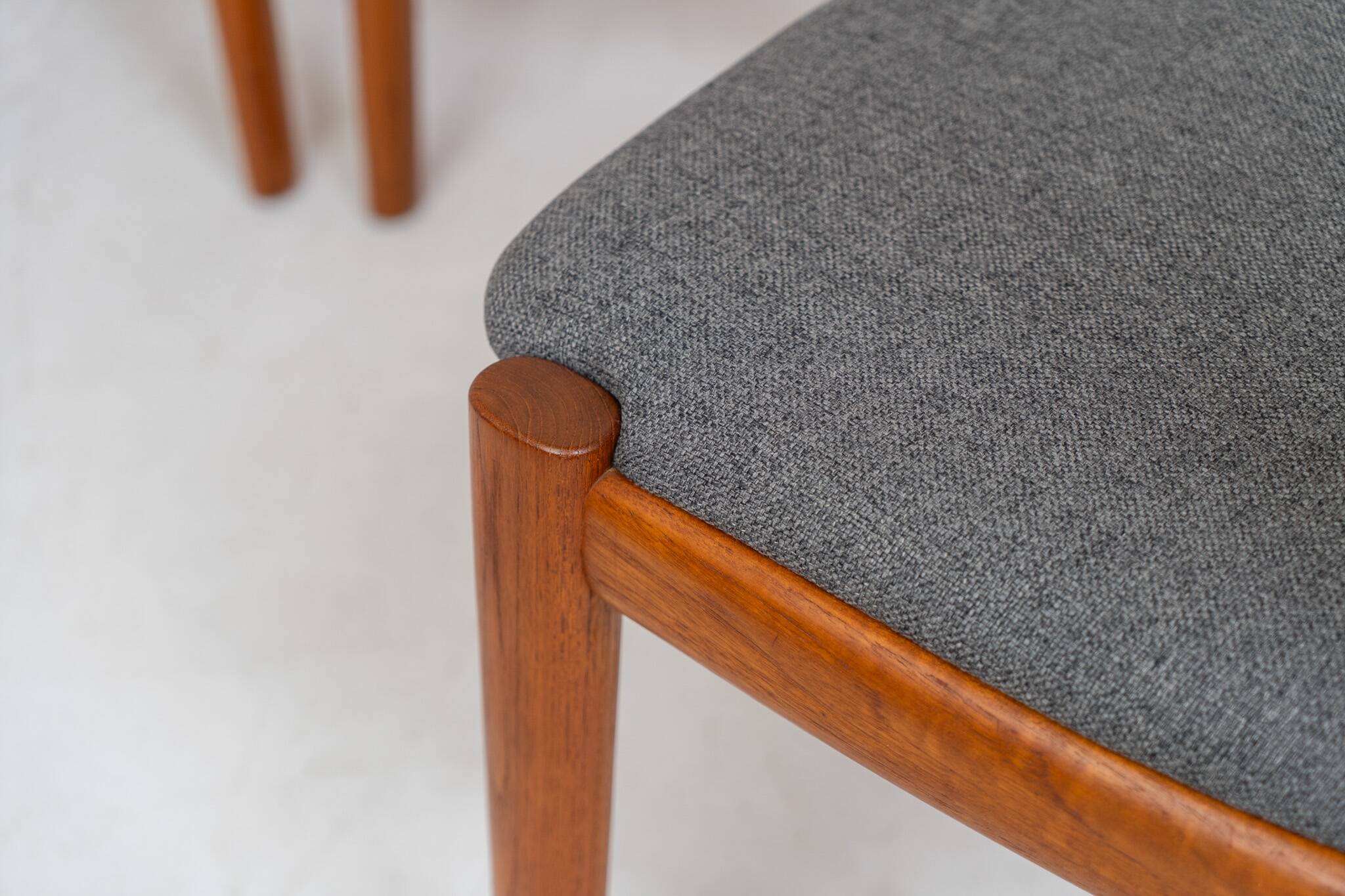Ensemble de 6 chaises de salle à manger "Morten" par Niels Koefoed