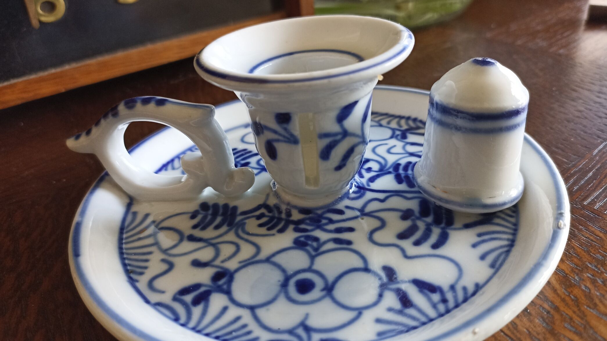 Bougeoir en porcelaine du 19ème