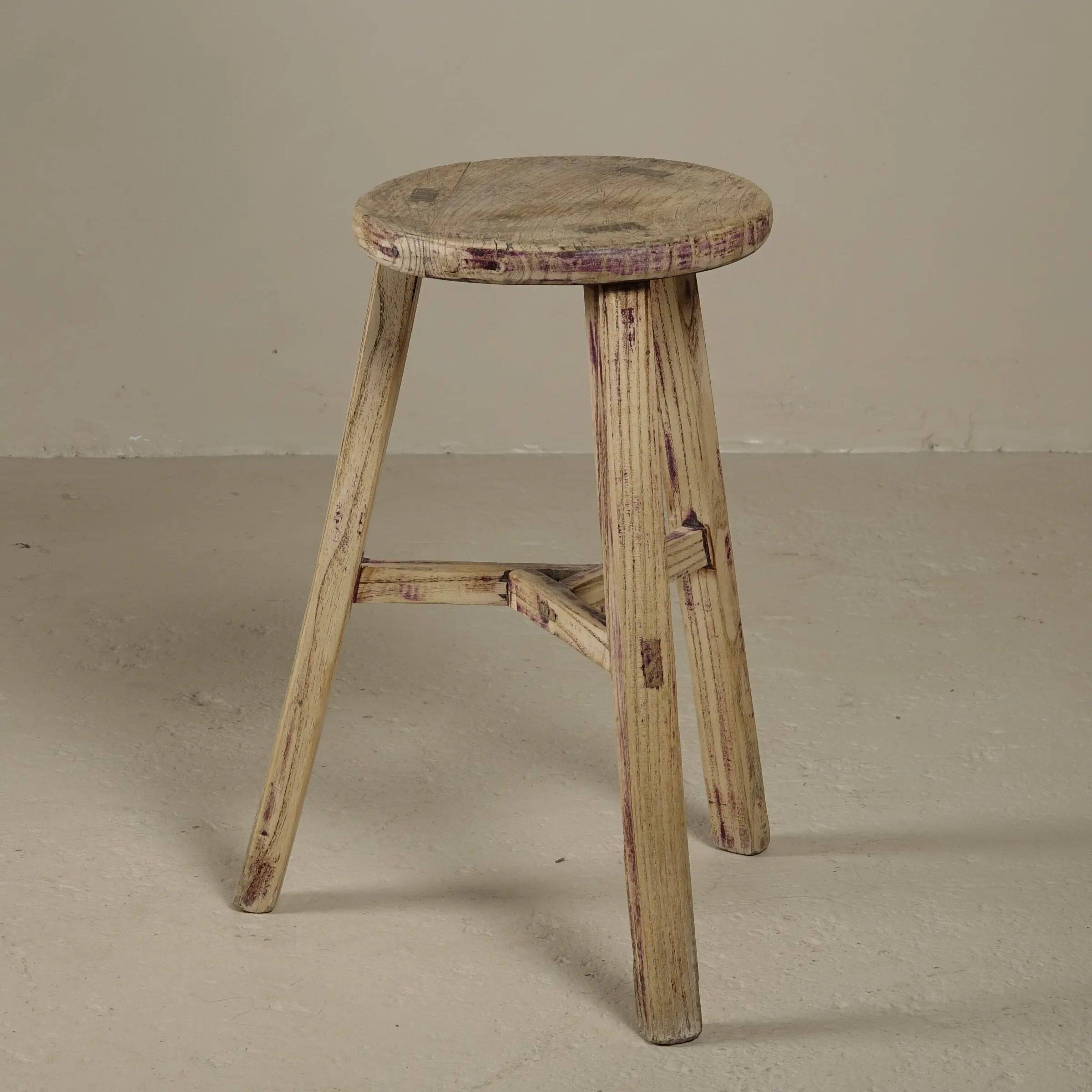 Gong - Antique Chinese elm stool, round seat no. 2