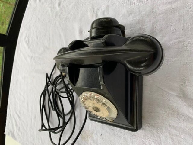 Telephone in black bakelite complete vintage ptt 1961 collector