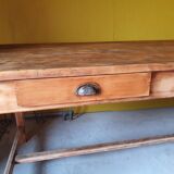 Farm table