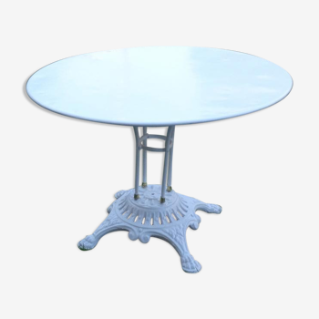 Table de jardin en fer