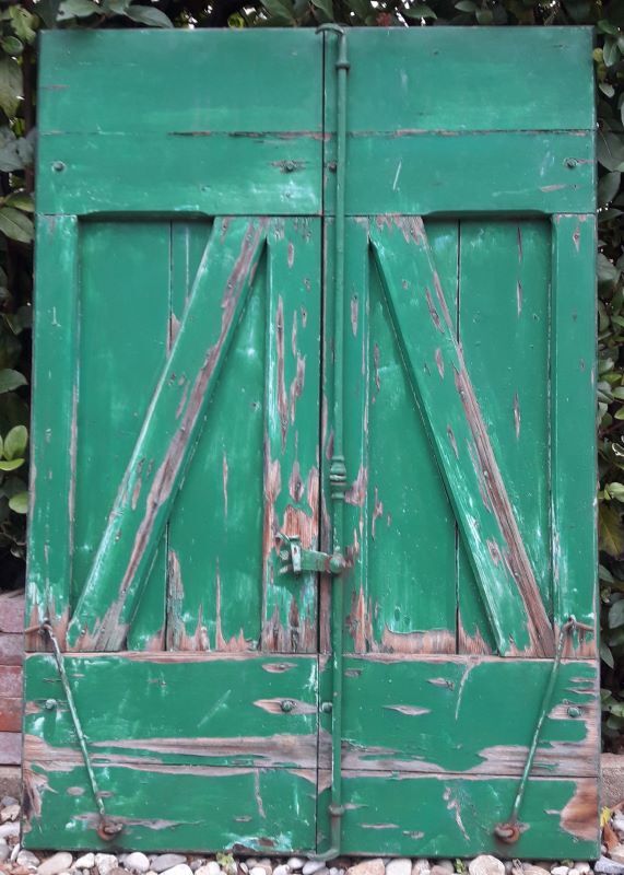 Pair of shutters H125xL87cm old painted fir