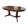 Oval dining table with extensions