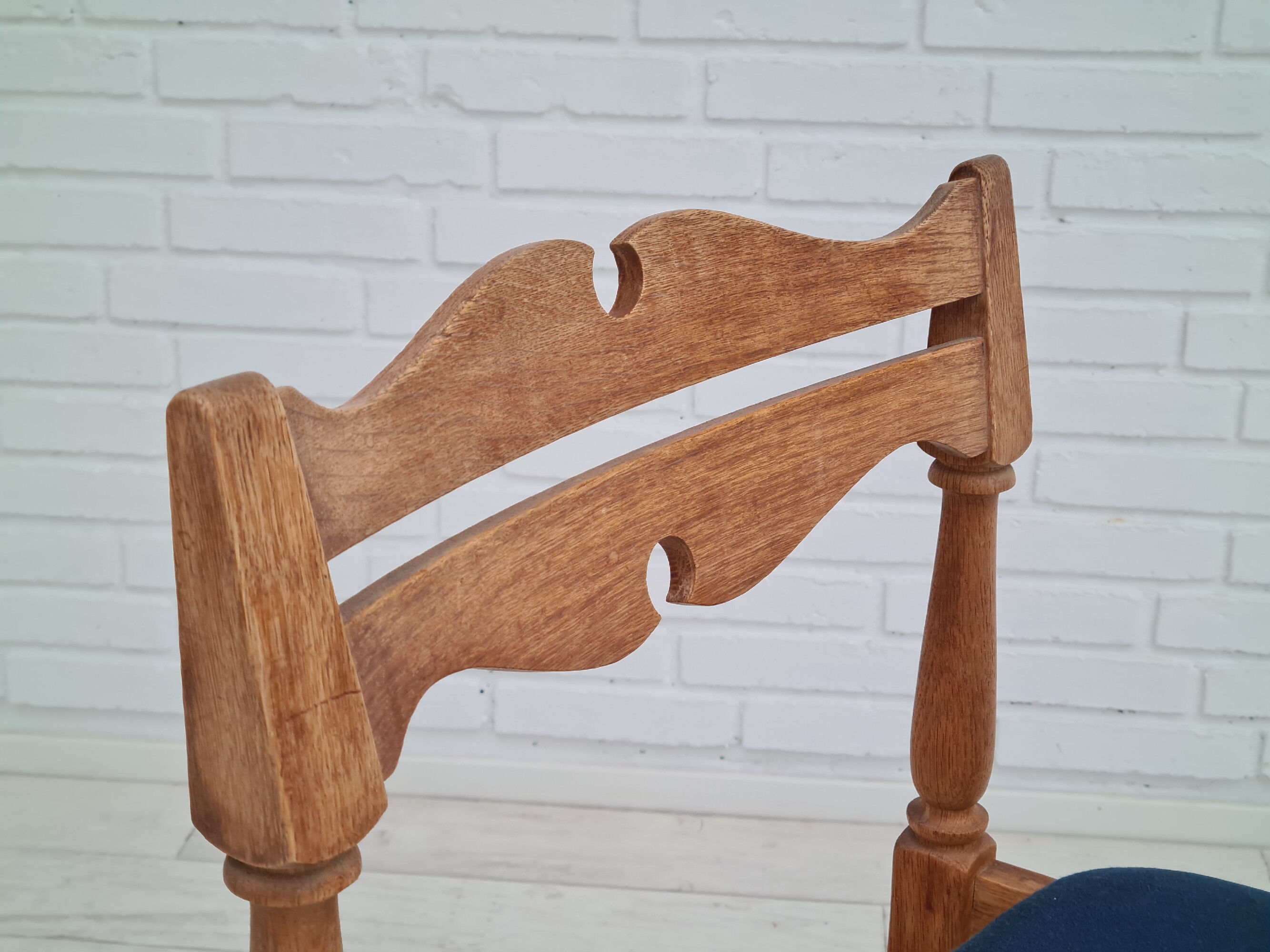 5 chairs in oak wood 1960