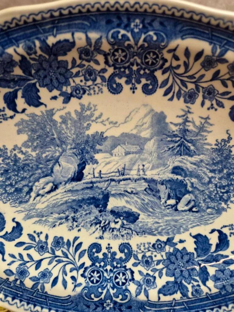 Old Ravier Villeroy & Boch Burgenland – Blue landscape and flower decoration