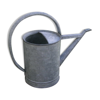 Zinc watering can