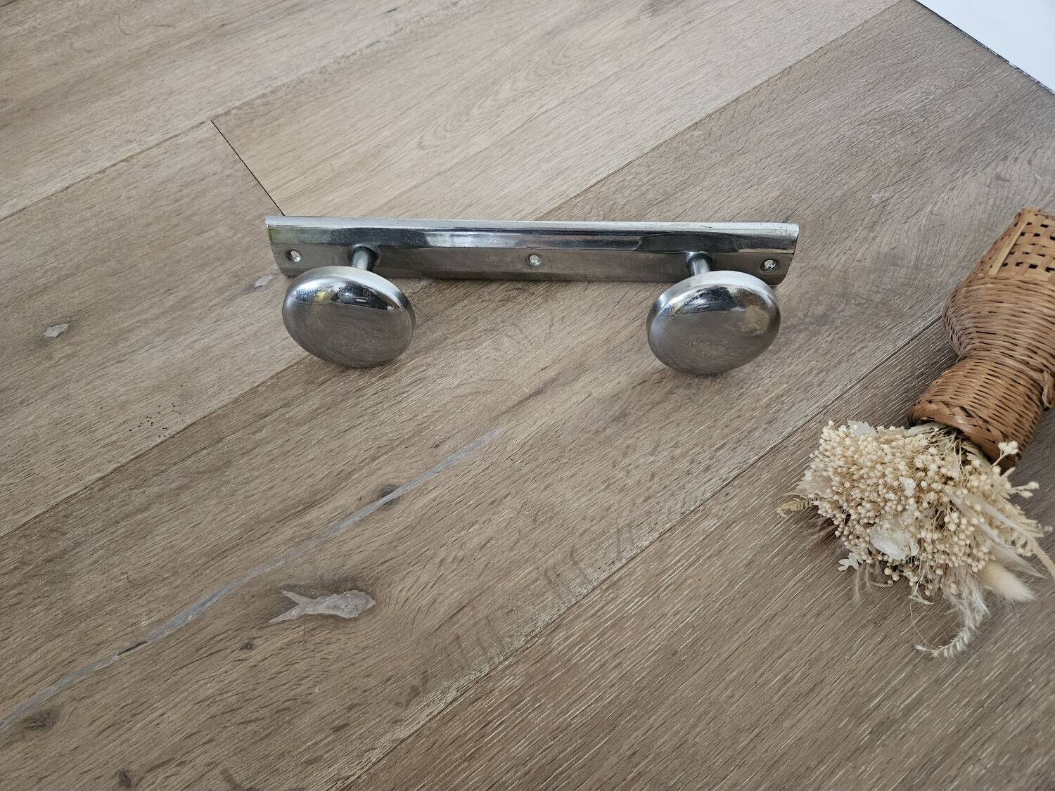 Metal hook 2 branches