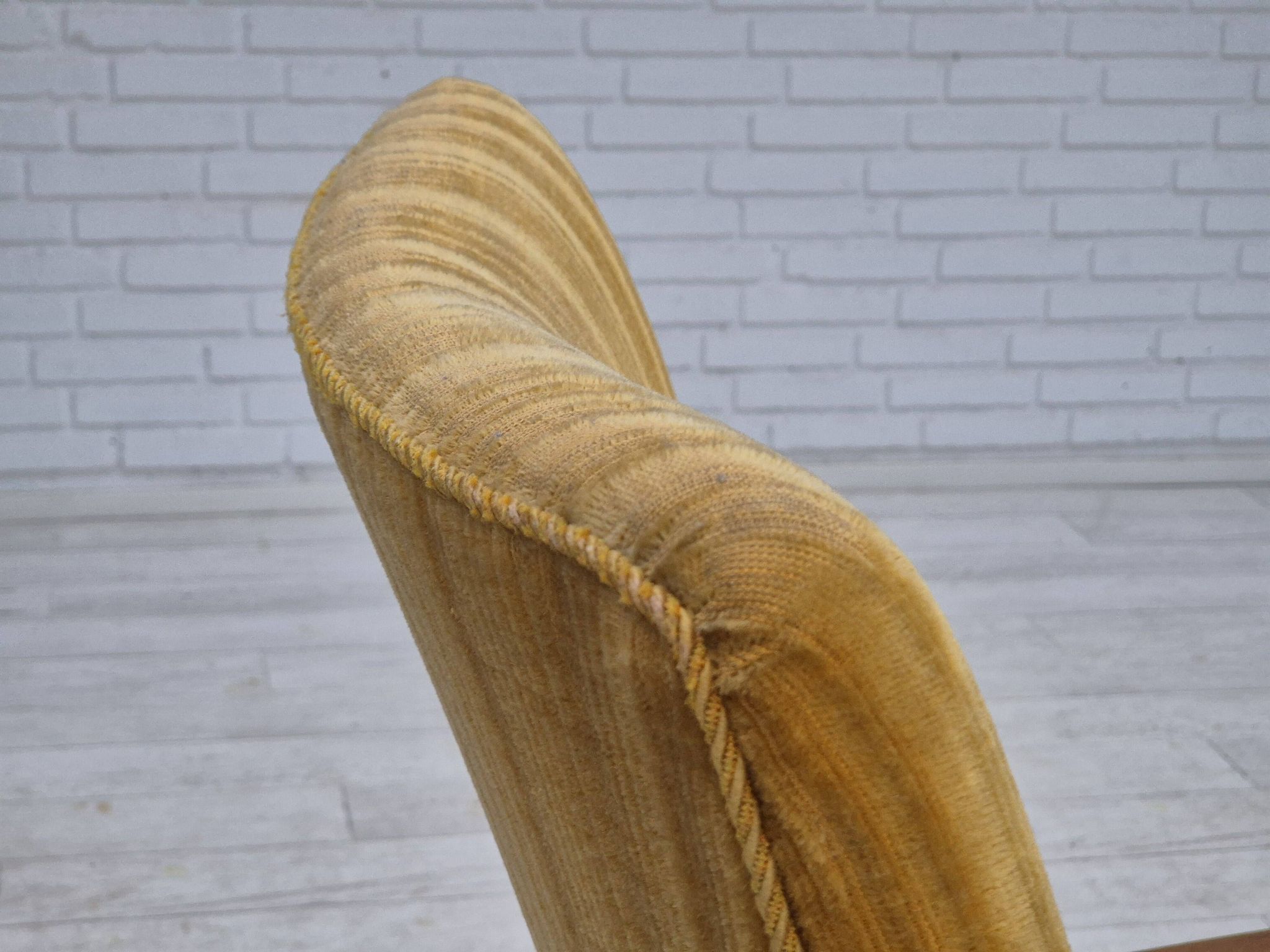 Années 1960, design danois par Kurt Olsen, fauteuil modèle 230, état d'origine.