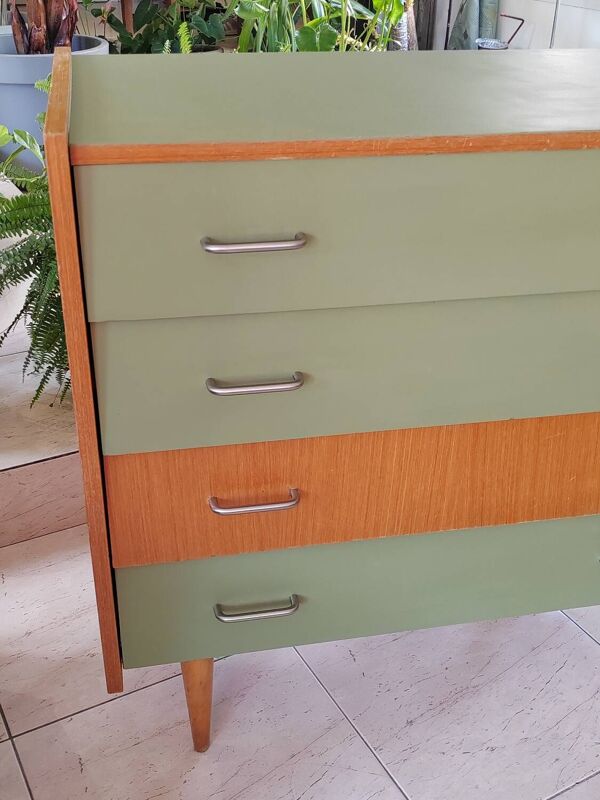 Commode vintage relookée pieds fuseaux