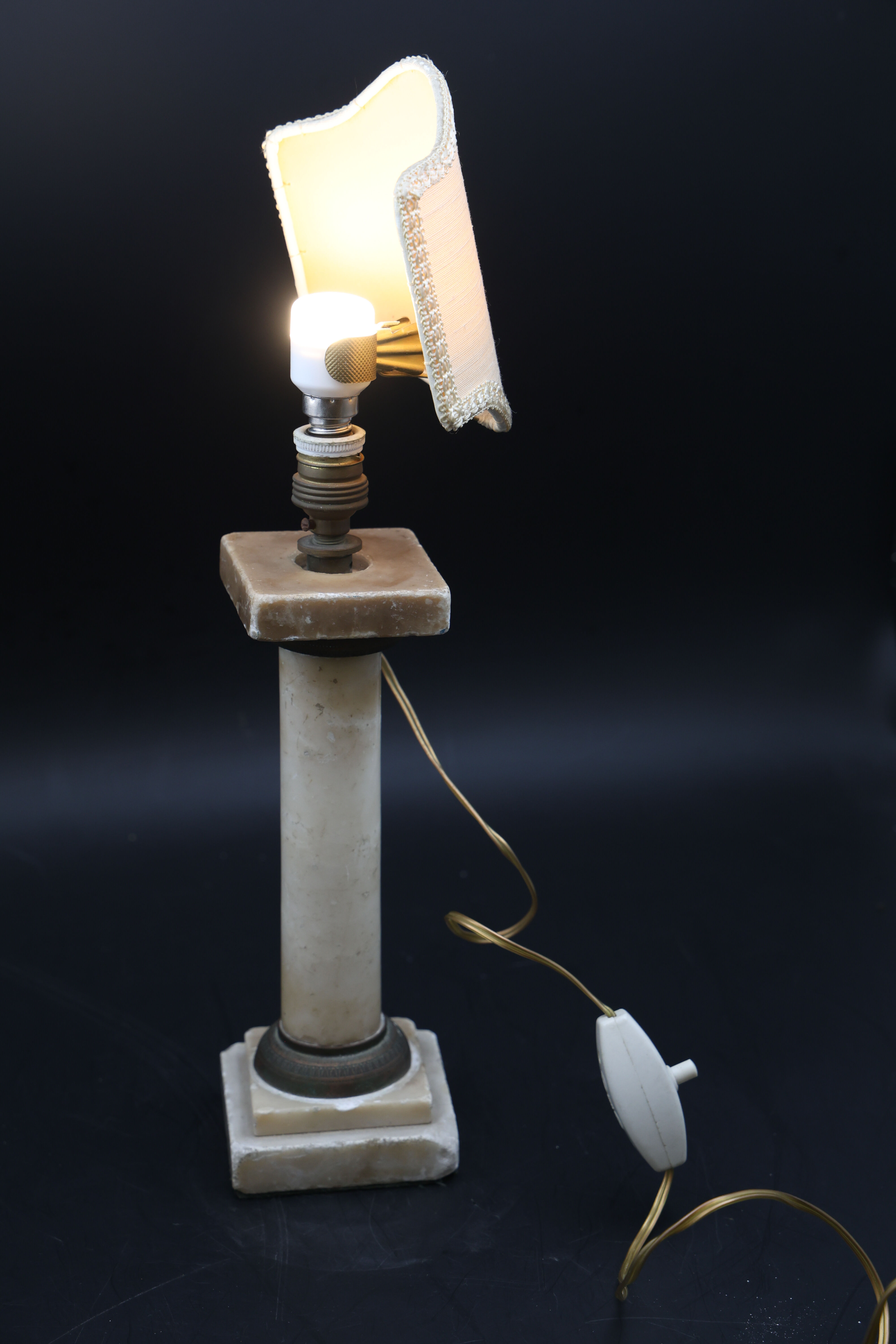 Vintage Art Decò Alabaster Table Lamp