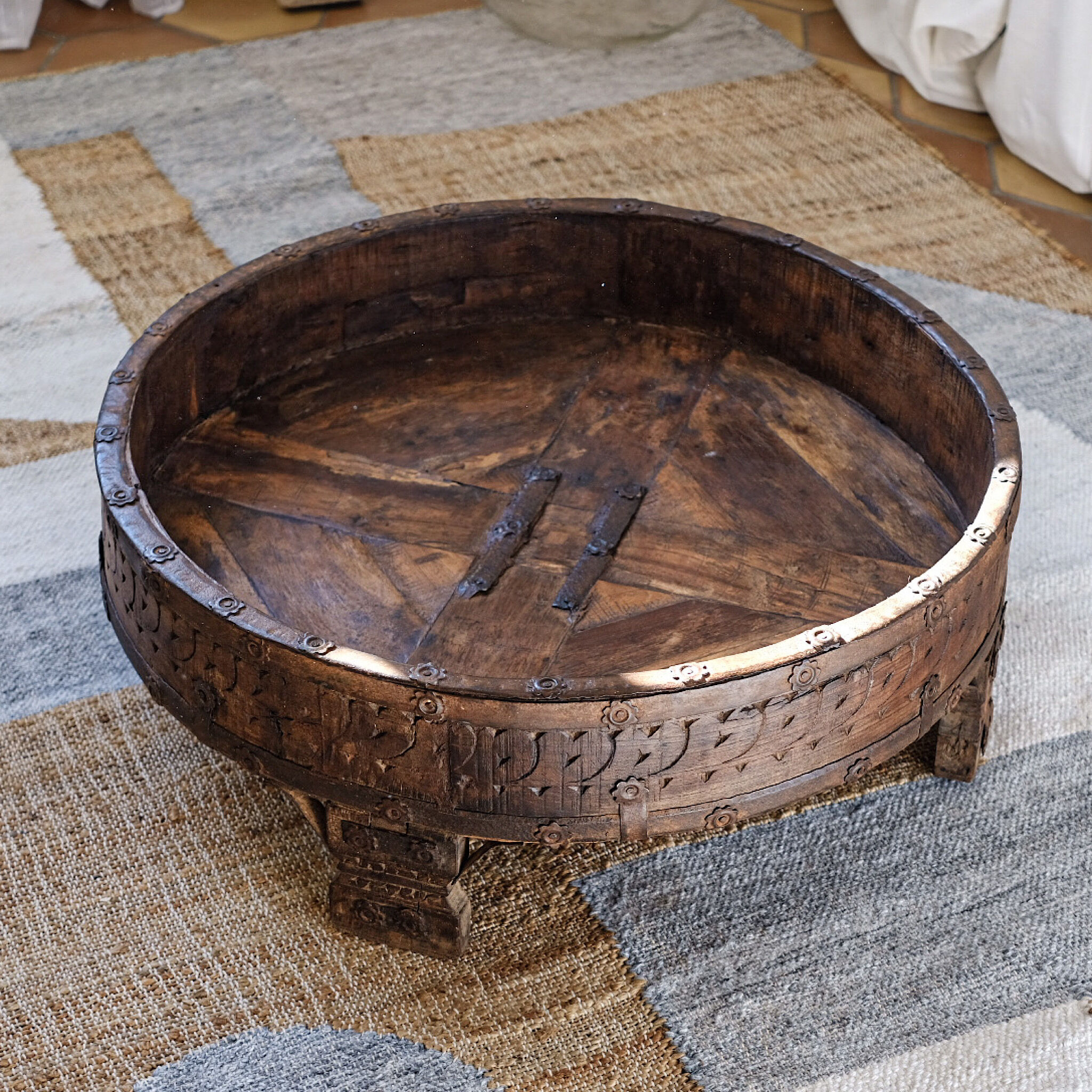 Chakki old coffee table